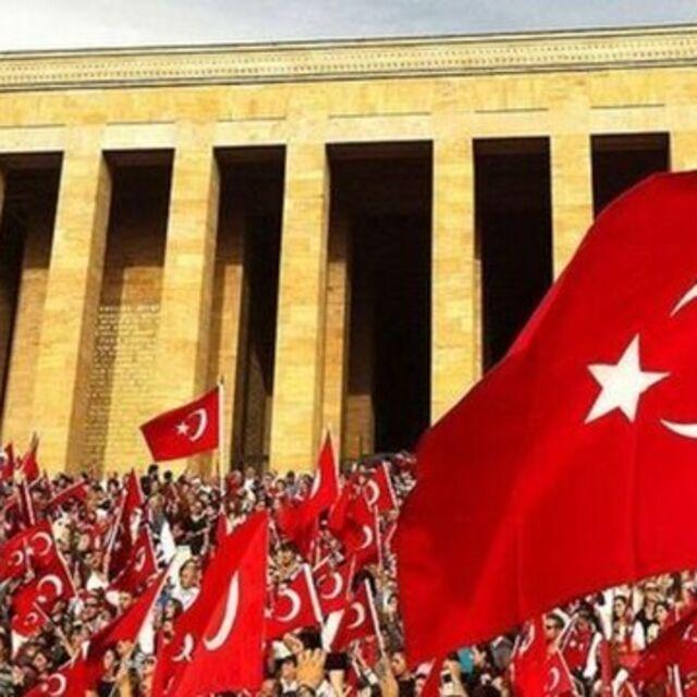28 Ekim yarım gün mü?