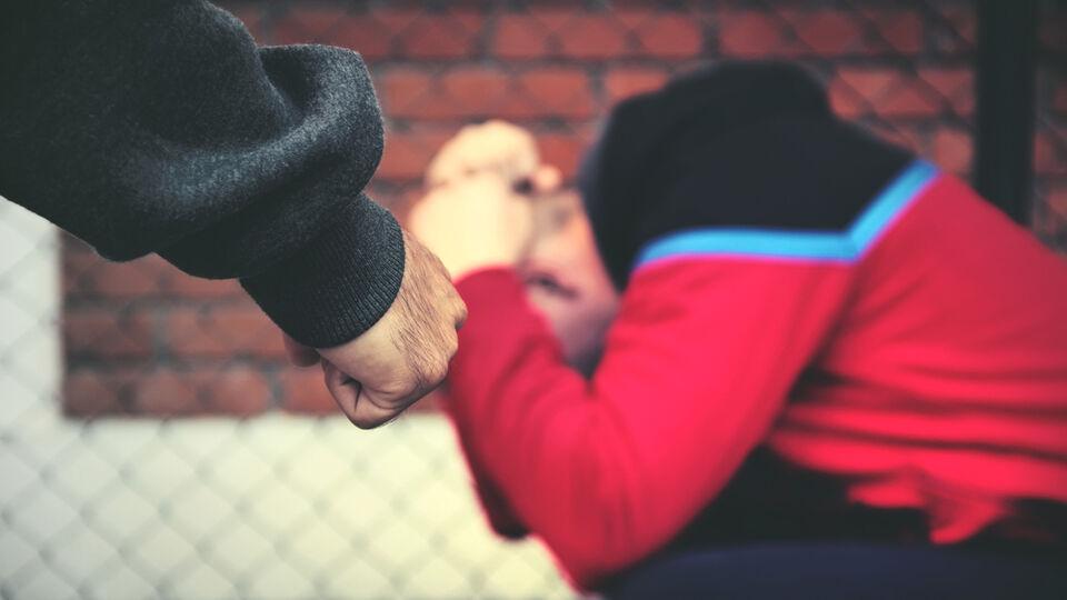 Rüyada birini dövmek ne anlama gelir?