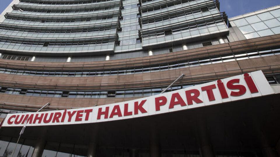 CHP, 3 belediye başkanını ihraç etti