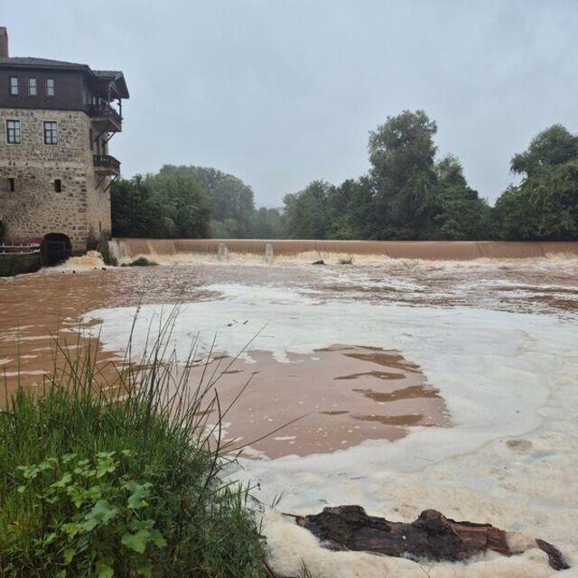 Bartın Irmağı'nda "köpüklenme" incelemesi