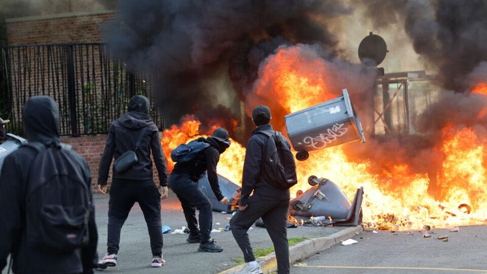 Fransa'da öğrenci protestoları çatışmaya dönüştü