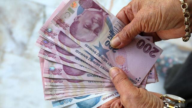 Emekli ve memur zammının yarısı belli oldu!