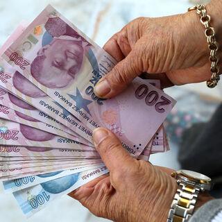 Emekli ve memur zammının yarısı belli oldu!