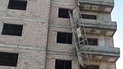 İnşaat işçisi kardeşler iskeleden düştü: 1 ölü, 1 yaralı