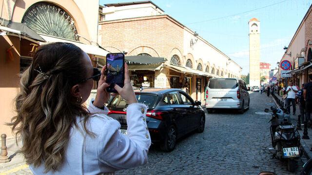 Adana'nın tarihi caddesi trafiğe kapatıldı