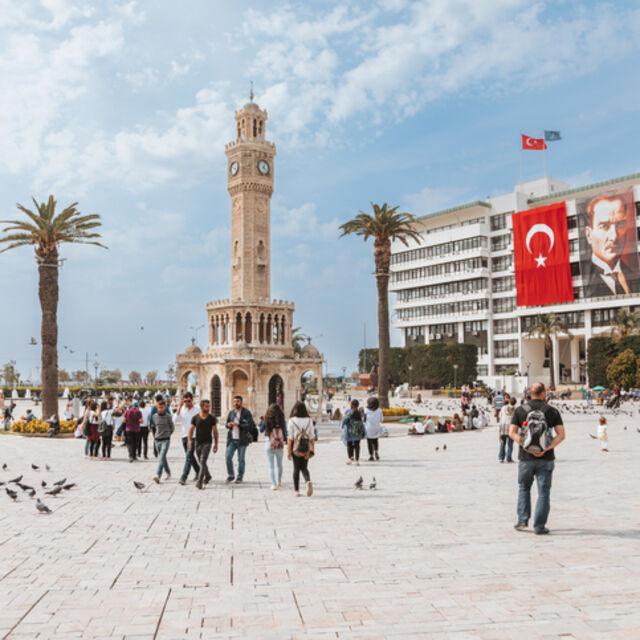 İzmir Belediyesi hangi partide?