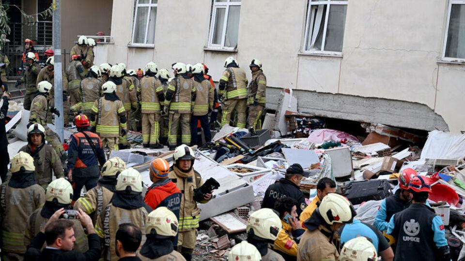Maltepe'de 7 katlı bina çöktü! Arama kurtarma çalışmaları başladı