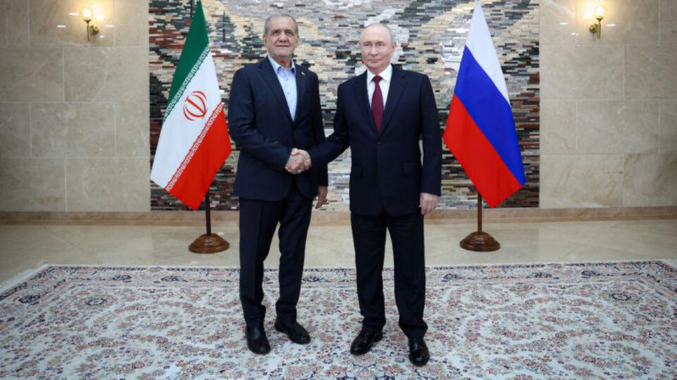 Putin ile Pezeşkiyan bir araya geldi