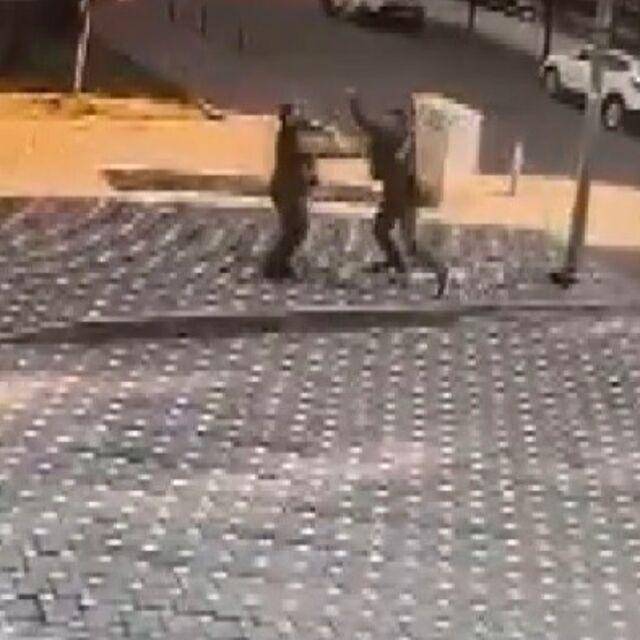 Okul önünde bekçiye saldırı