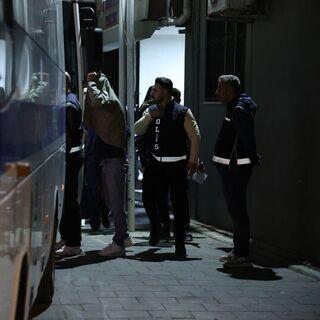 Bayraklı Belediyesi'ne yönelik operasyonda 15 tutuklama