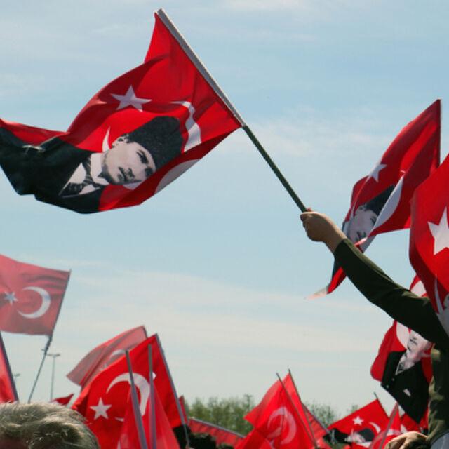 28 Ekim yarım gün mü?
