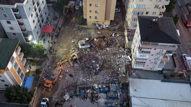 Maltepe'de çöken binanın enkaz çalışmaları tamamlandı