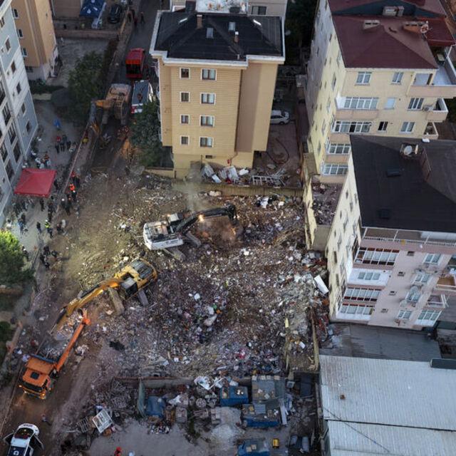 Maltepe'de çöken binanın enkaz çalışmaları tamamlandı