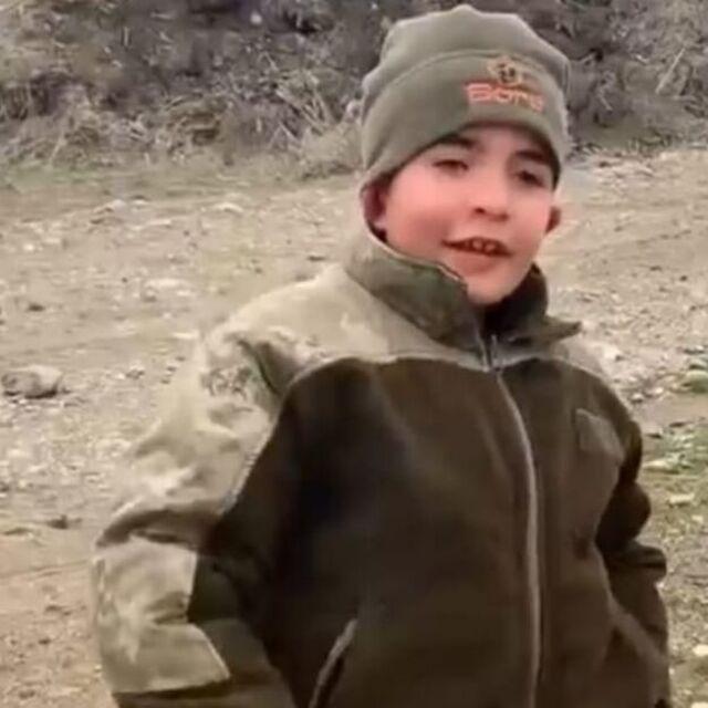 10 yaşında çocuk gözyaşına boğdu