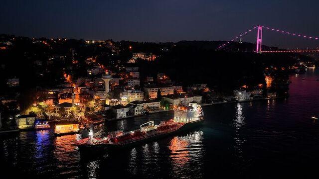 İstanbul Boğazı'nda gemi arızası!