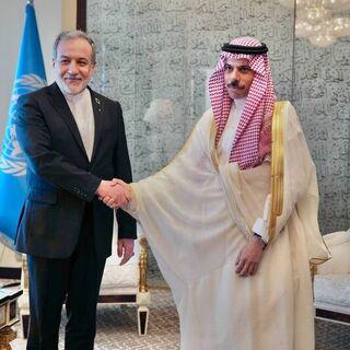Suudi Arabistan ve İran dışişleri bakanları telefonda görüştü