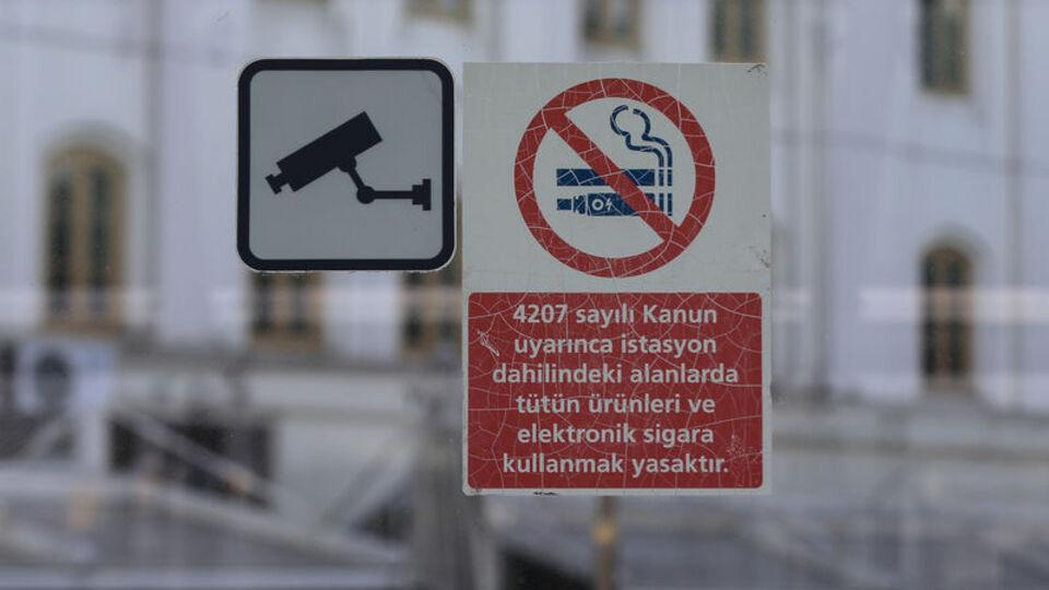 Sigara yasağı açık alanlara genişliyor