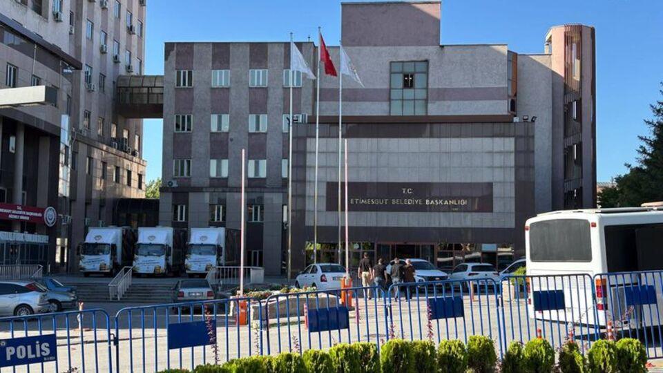 Etimesgut Belediyesi'ne operasyon! Çok sayıda gözaltı var