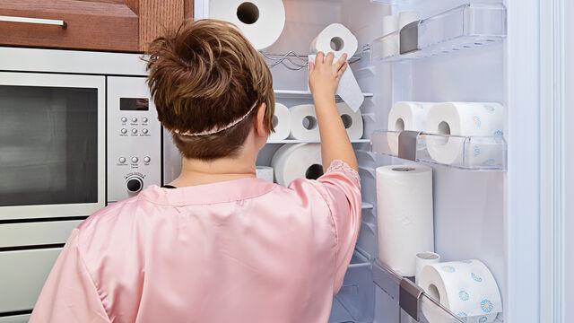 Tuvalet kağıdını buzdolabına koyunca bakın ne oluyor!