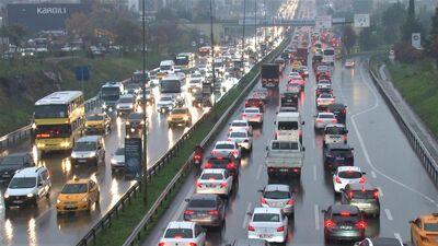 İstanbul'da trafik durma noktasına geldi! Yoğunluk yüzde 80'i geçti