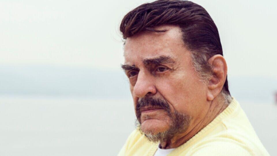 Şarkıcı Alpay hayatını kaybetti!