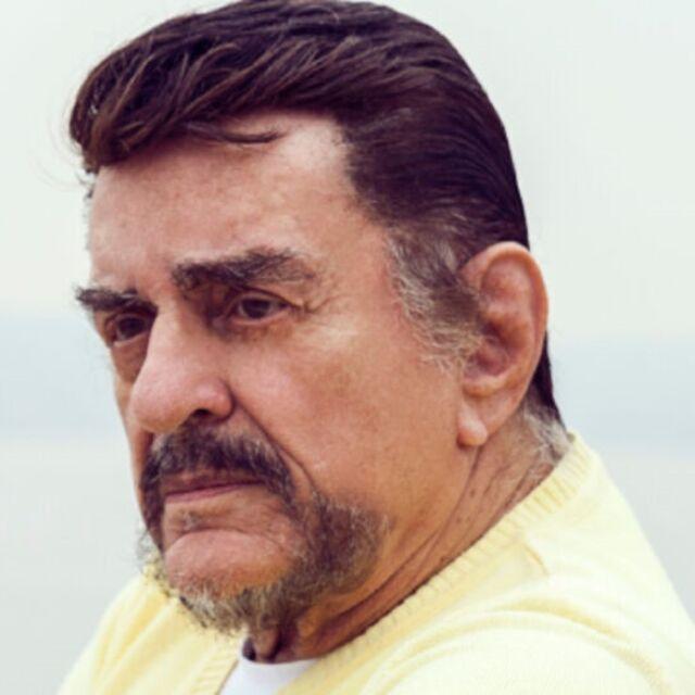 Şarkıcı Alpay hayatını kaybetti!