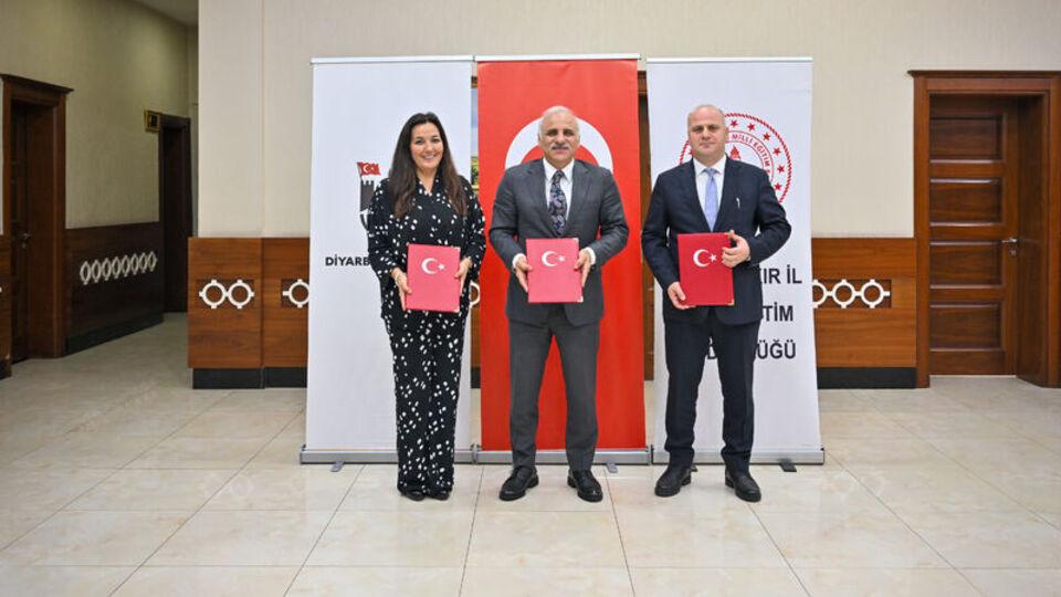 Diyarbakır'da okul yapımı protokolü