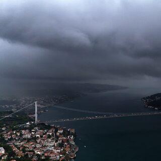 İstanbul'u sağanak vurdu