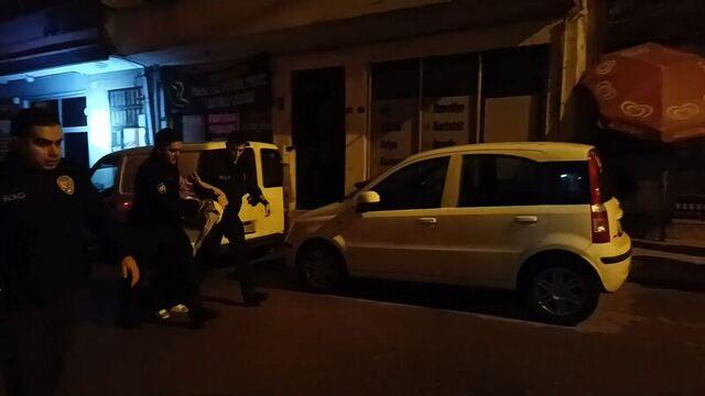 Oğlunun bıçakla rehin aldığı anne kurtarıldı