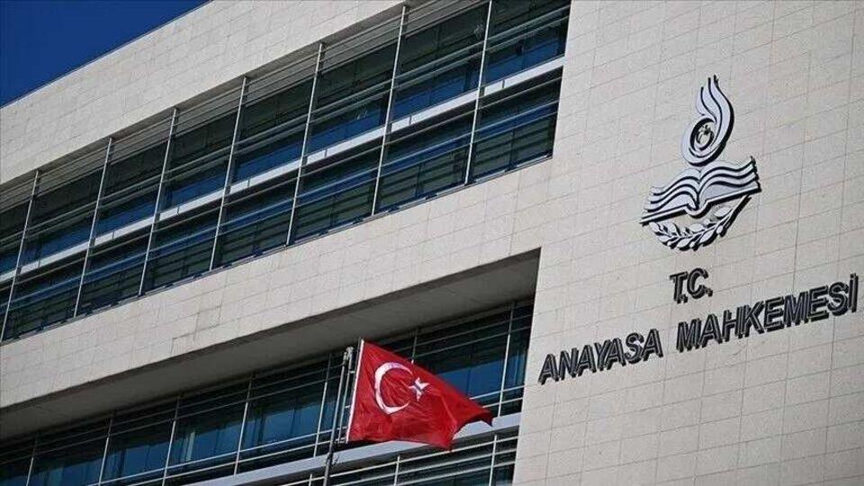 AYM'den 26 siyasi partiye suç duyurusu