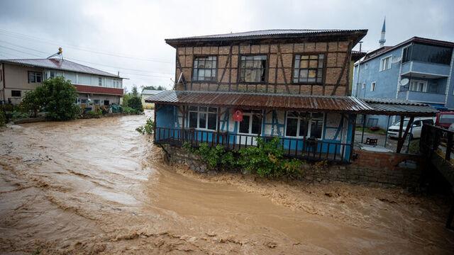 Şiddetli yağış yön değiştirdi, birçok kenti sağanak vurdu!