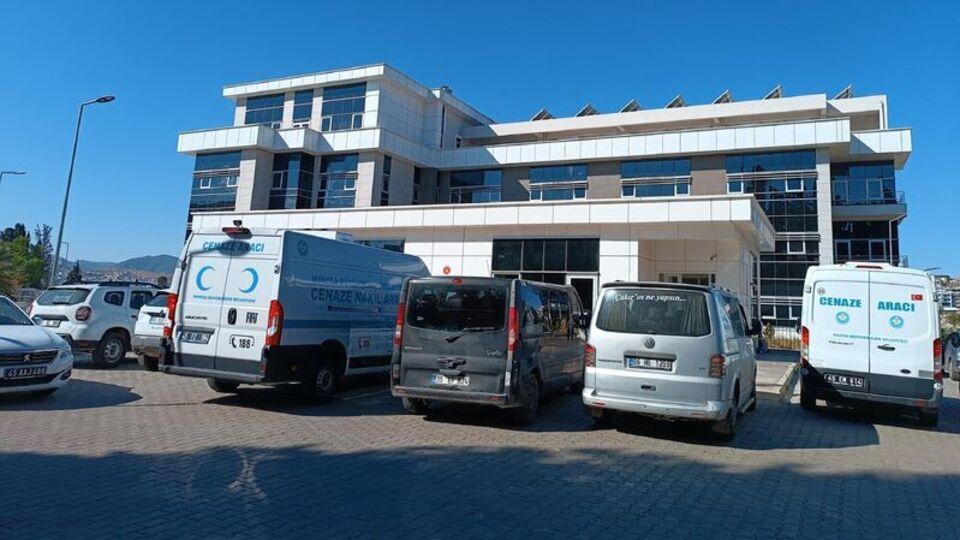 İki erkek çıkan tartışmada genç kadını öldürdü