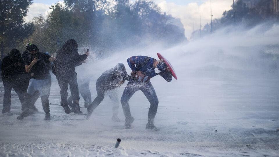 Paris'te gerginlik tırmanıyor