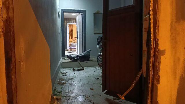 Adana'da bir eve el yapımı patlayıcı atıldı