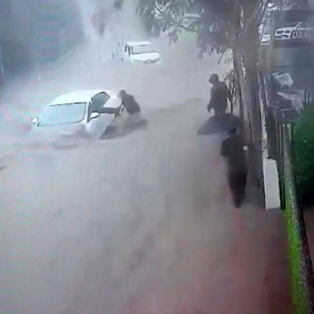 Kahraman esnaf! Canını hiçe sayıp sürücüyü kurtardı!
