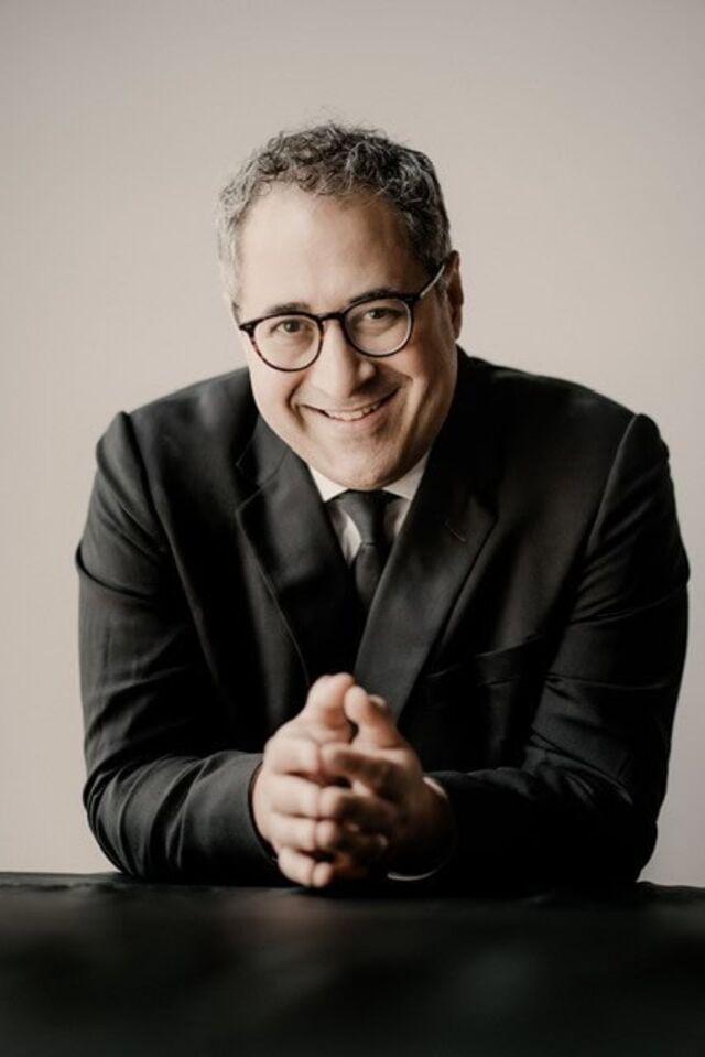 Leo Hussain