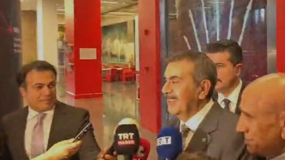Bakan Tekin'den CHP'ye nikah ziyareti