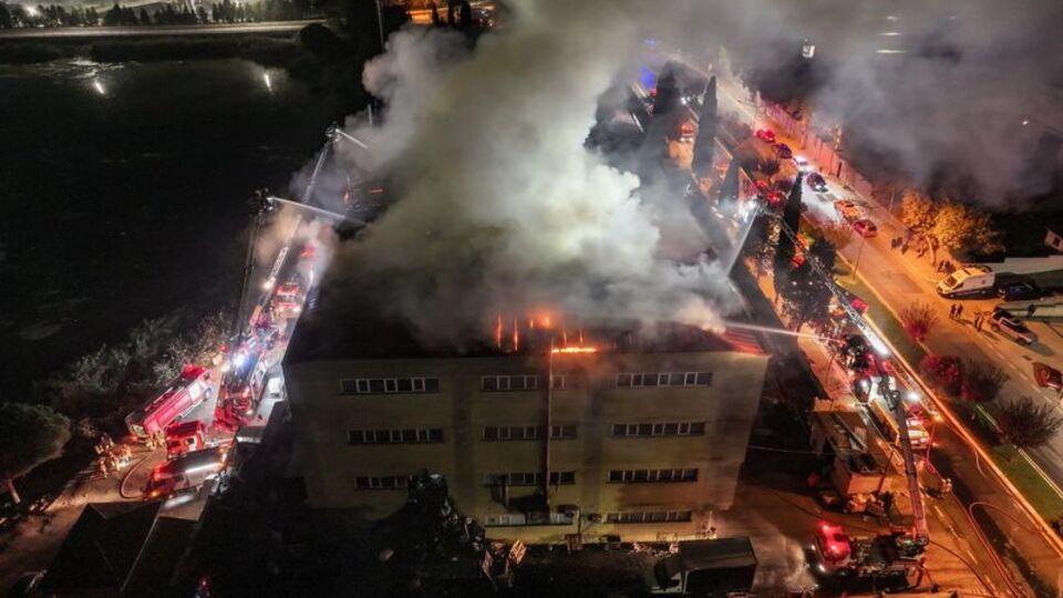 Tuzla'da ayakkabı fabrikasında yangın