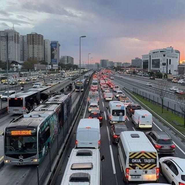 İstanbul'da trafik yüzde 83'e ulaştı