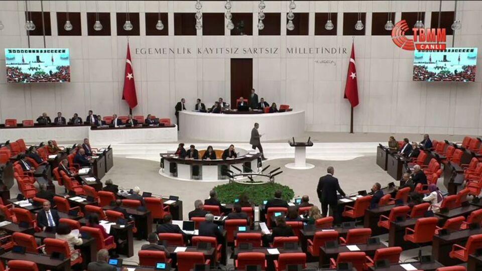 Fon teklifi yasalaştı