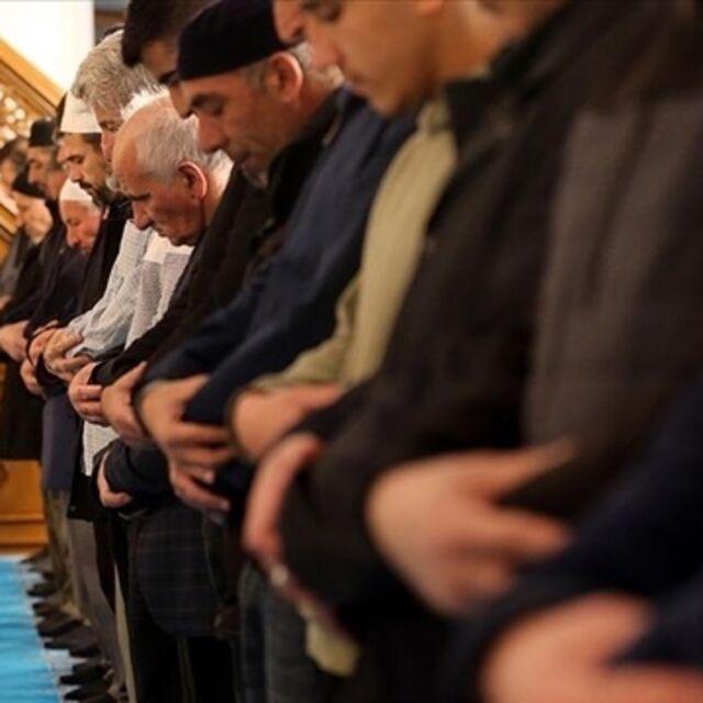 Cuma namazı nasıl kılınır ve kaç rekattır?