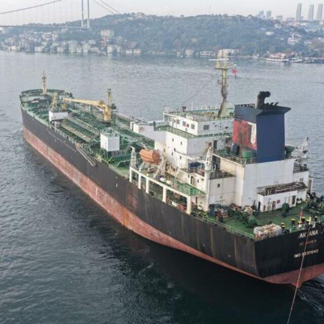 İstanbul Boğazı trafiğe kapatıldı