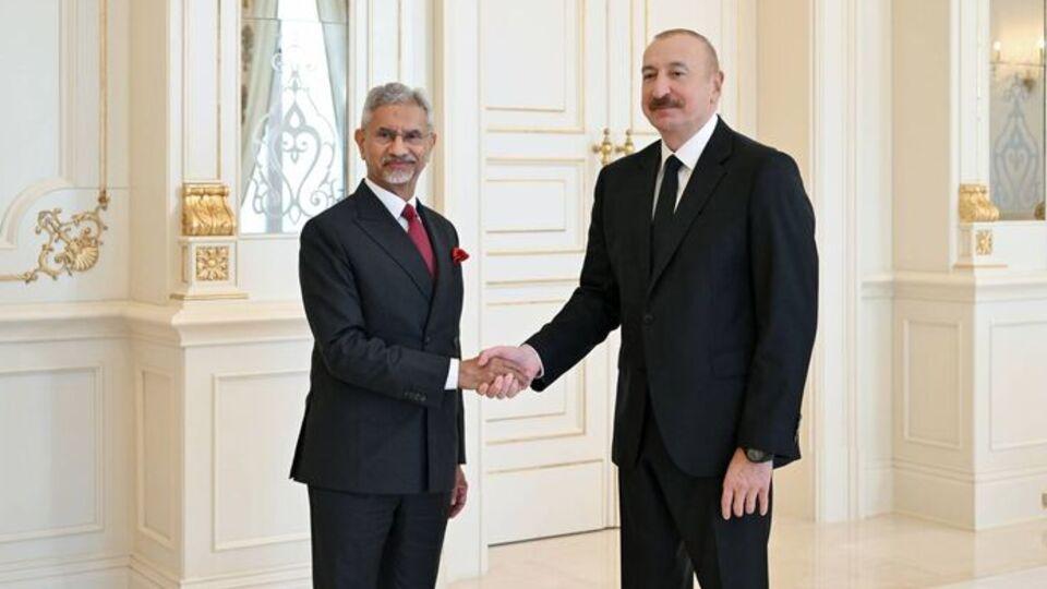 Hindistan'dan Azerbaycan'a ziyaret