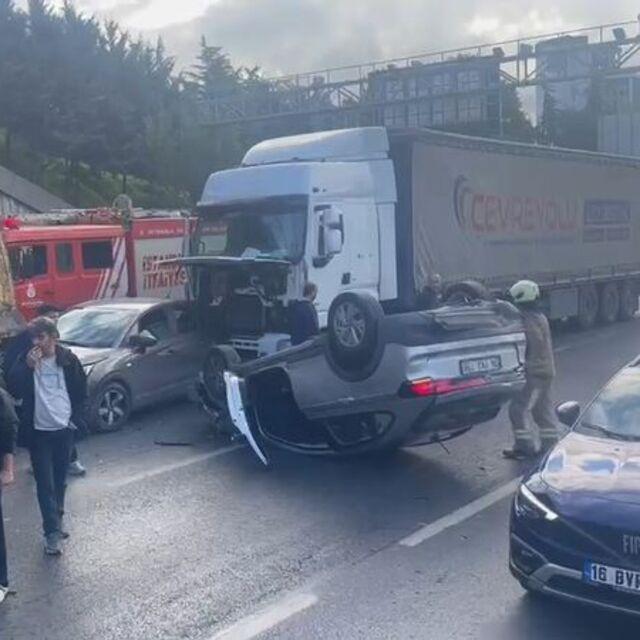 Bağcılar'da zincirleme kaza! Yaralılar var