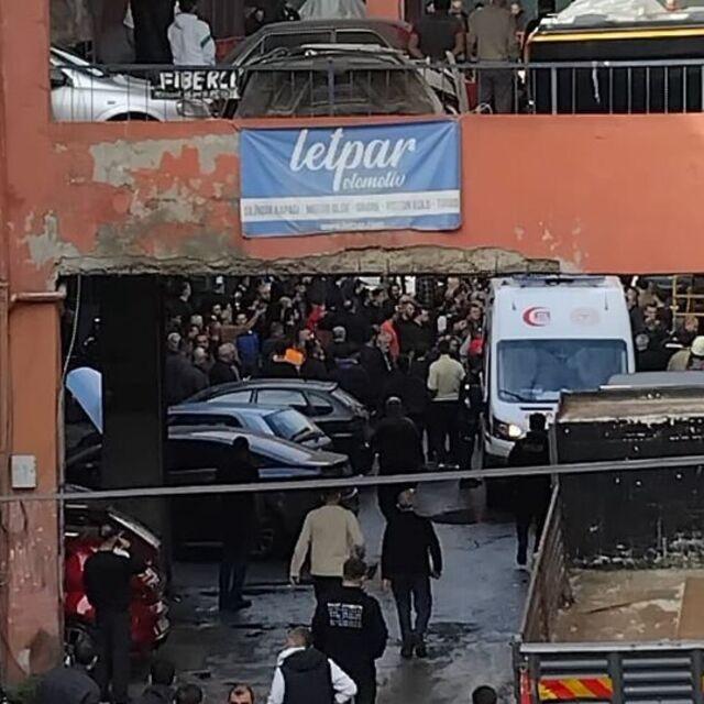 Sanayi sitesinde balkon çöktü: 3 yaralı