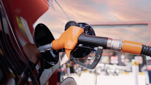 Benzine 4,15 TL, motorine 3,60 TL zam bekleniyor!