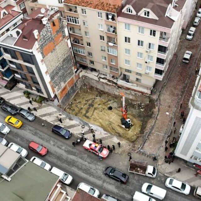 Bahçelievler'de 2 apartman boşaltıldı