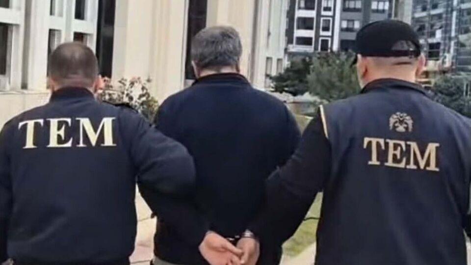 Türk bayrağına ve Atatürk'e çirkin saldırı!
