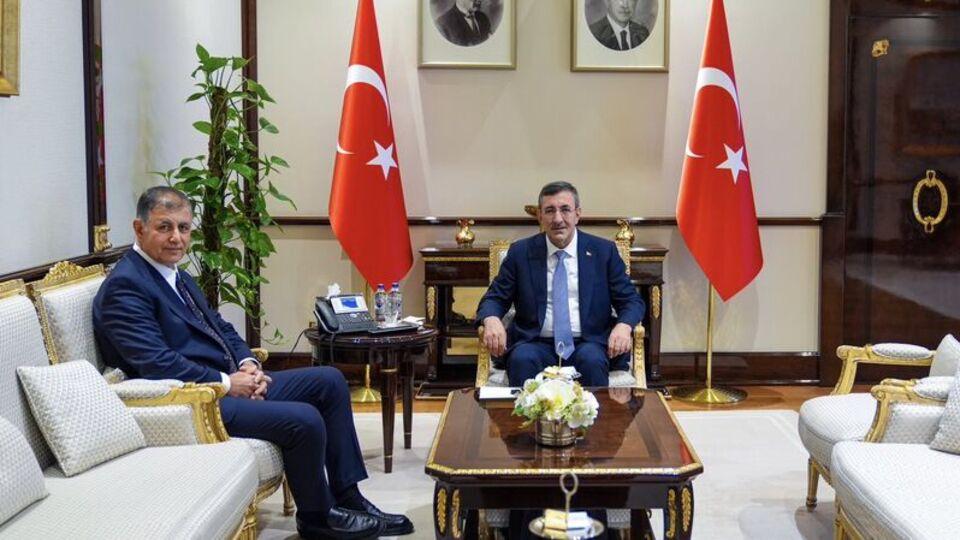 Cemil Tugay'dan Yılmaz'a ziyaret