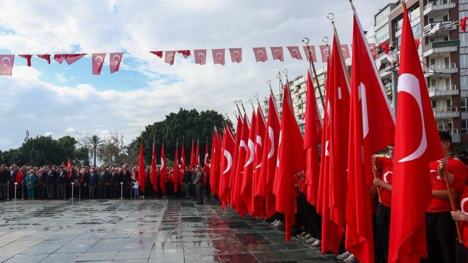 Siyasilerden Cumhuriyet mesajları